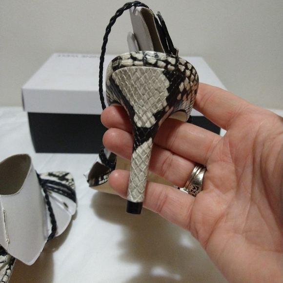 Nine West Game 2 Black Braided Strappy Sandals - Picture 12 of 15